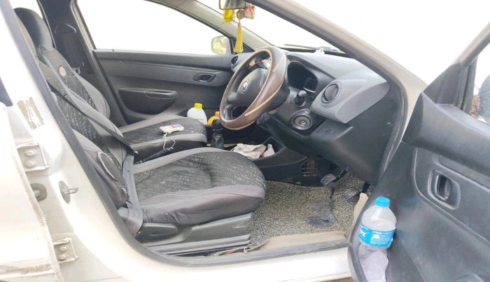 2017 Renault Kwid STD, Petrol, Manual, 90,625 km, interior
