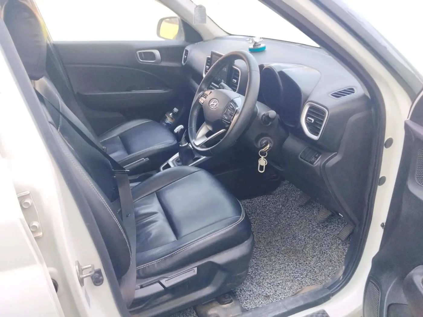 2019 Hyundai VENUE SX 1.0 TURBO, Petrol, Manual, 1,30,059 km, interior