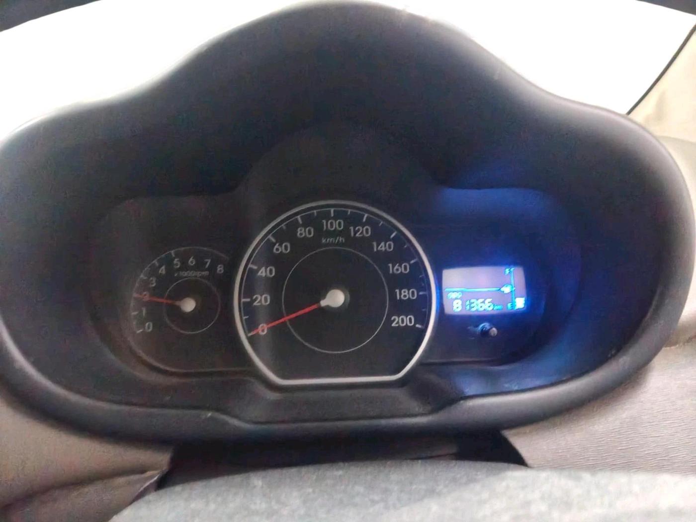 2014 Hyundai i10 SPORTZ 1.1, Petrol, Manual, 81,366 km, interior