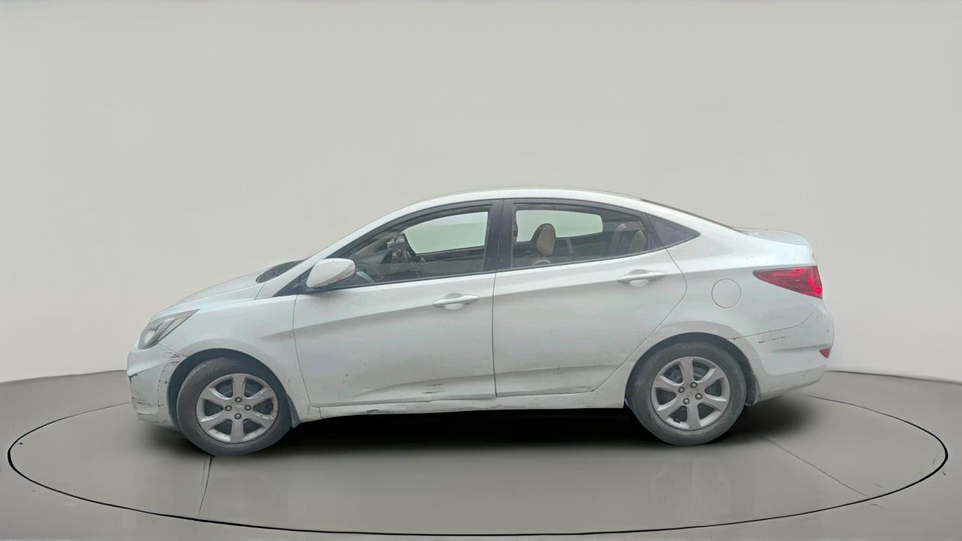 2011 Hyundai Verna FLUIDIC 1.6 VTVT EX, Petrol, Manual, 83,354 km, exterior