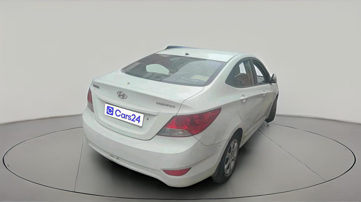 2011 Hyundai Verna FLUIDIC 1.6 VTVT EX, Petrol, Manual, 83,354 km, exterior