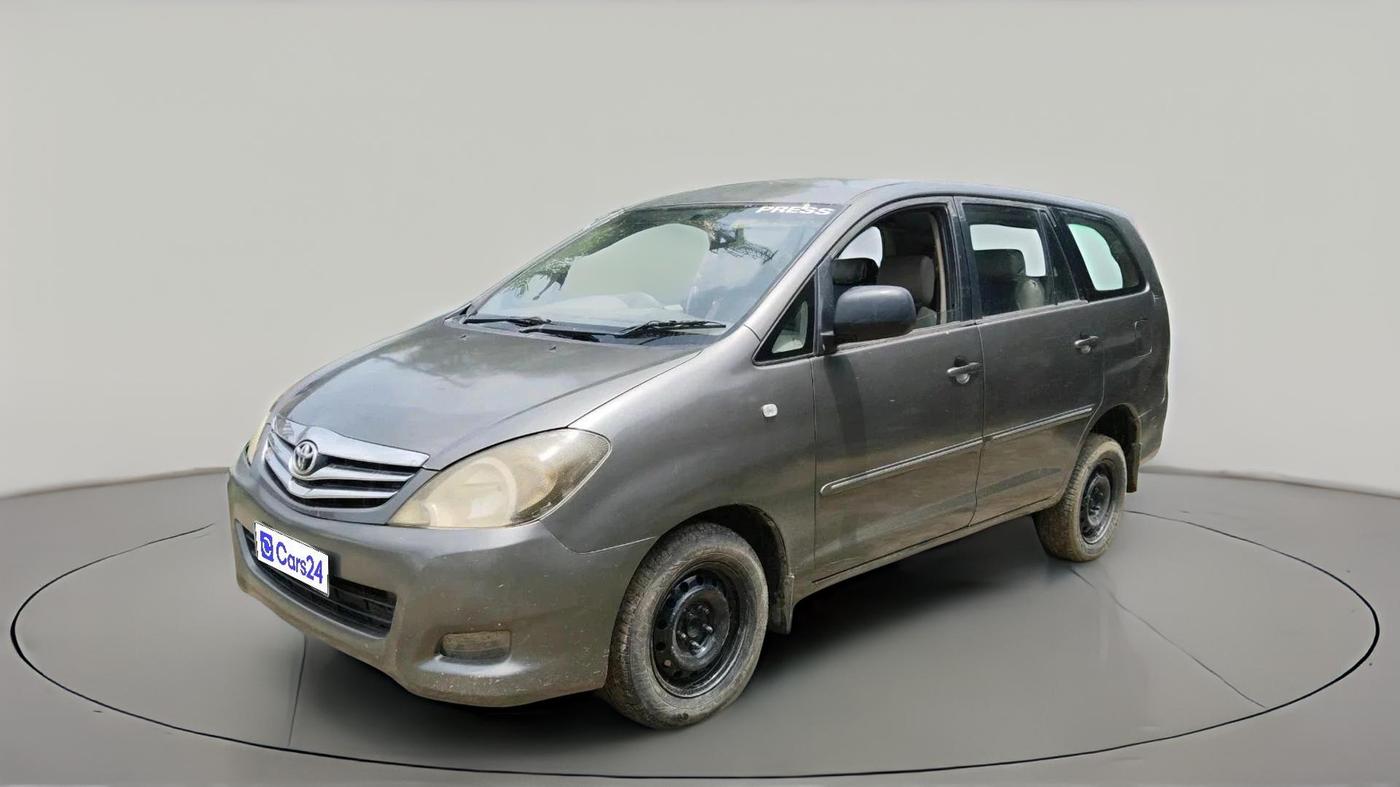 2011 Toyota Innova 2.5 G4 8 STR, Diesel, Manual, 2,02,370 km, exterior