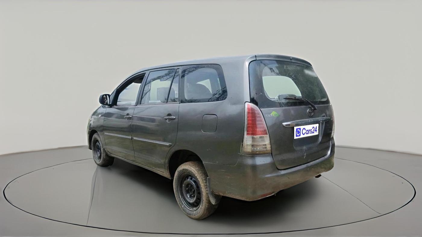 2011 Toyota Innova 2.5 G4 8 STR, Diesel, Manual, 2,02,370 km, exterior