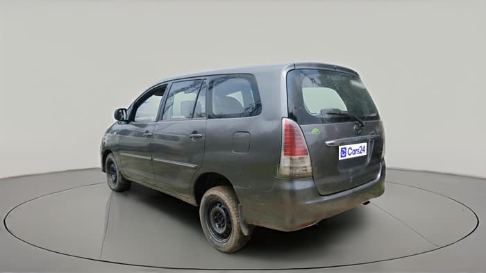 2011 Toyota Innova 2.5 G4 8 STR, Diesel, Manual, 2,02,370 km, exterior