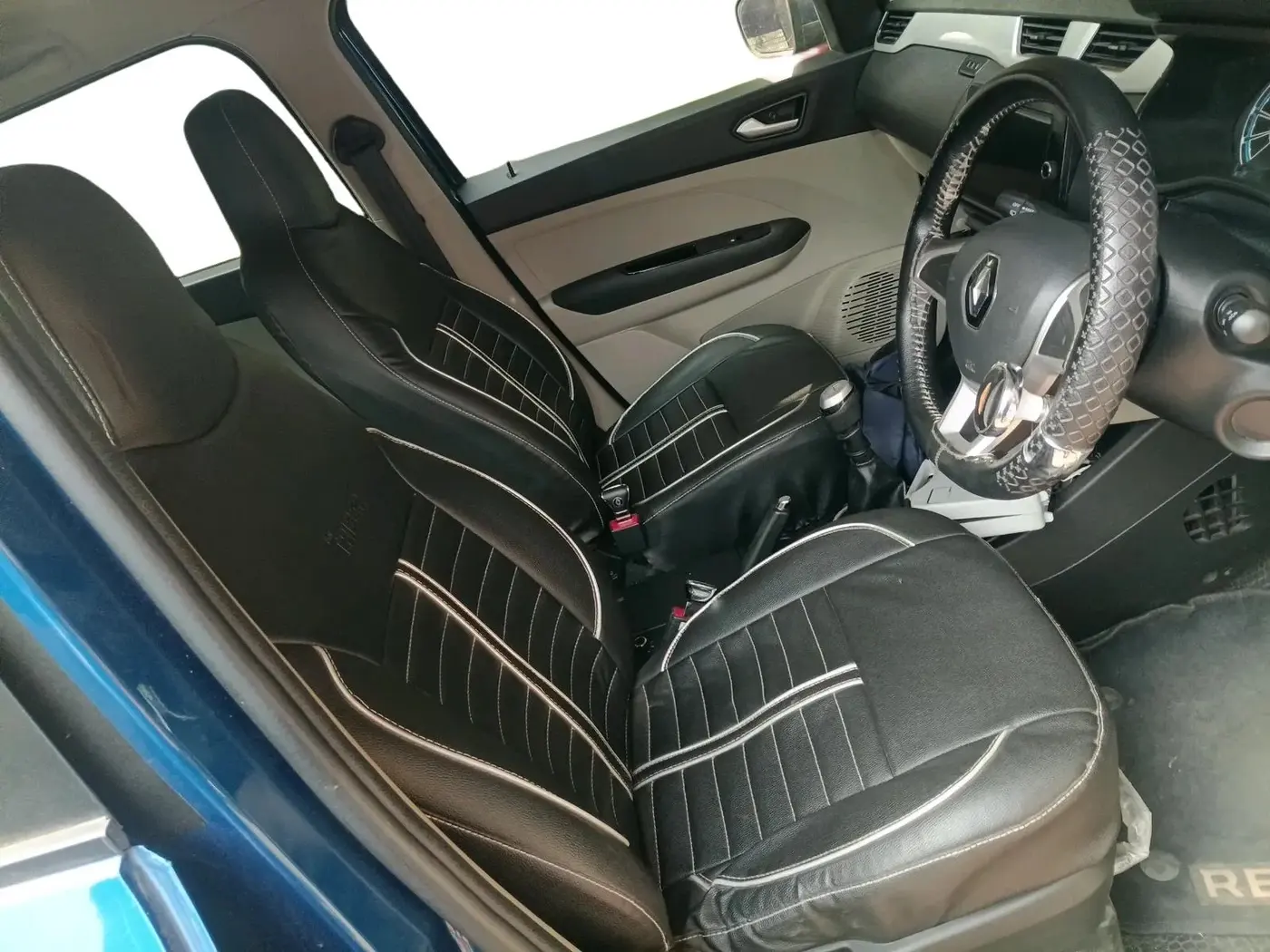 2020 Renault TRIBER RXZ, Petrol, Manual, 24,586 km, interior