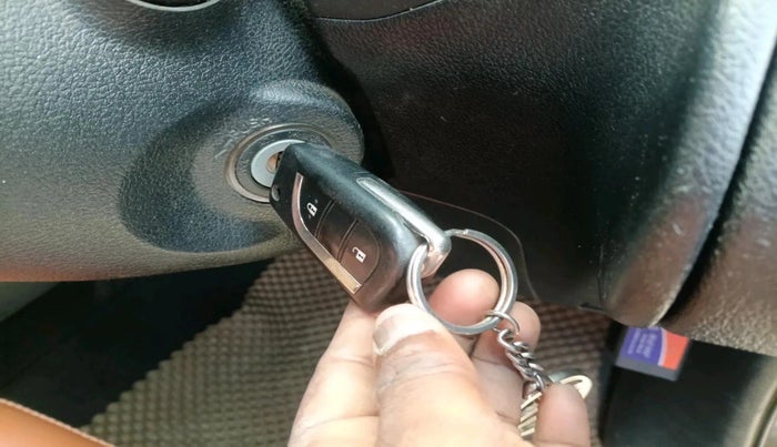 2017 Toyota Innova Crysta 2.4 GX 7 STR, Diesel, Manual, 2,47,961 km, interior