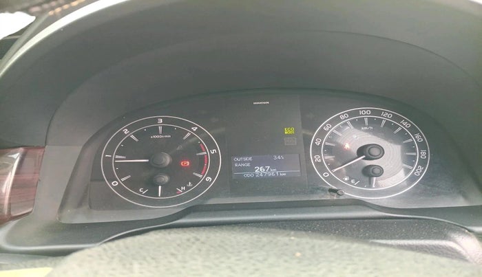 2017 Toyota Innova Crysta 2.4 GX 7 STR, Diesel, Manual, 2,47,961 km, interior