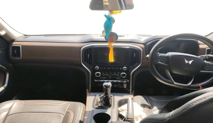 2024 Mahindra SCORPIO-N Z6 DIESEL MT 2WD 7 STR, Diesel, Manual, 52,338 km, interior