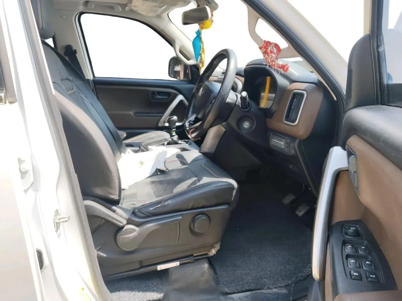 2024 Mahindra SCORPIO-N Z6 DIESEL MT 2WD 7 STR, Diesel, Manual, 52,338 km, interior