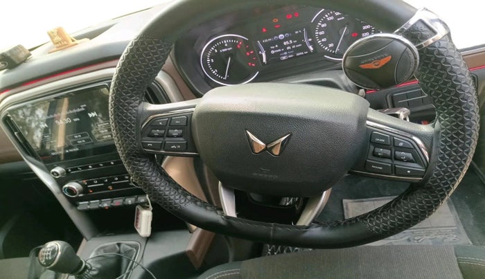 2025 Mahindra SCORPIO-N Z6 DIESEL MT 2WD 7 STR, Diesel, Manual, 21,961 km, interior