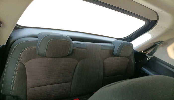 2025 Mahindra SCORPIO-N Z6 DIESEL MT 2WD 7 STR, Diesel, Manual, 21,961 km, interior