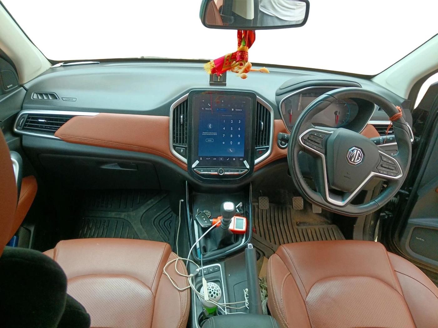 2022 MG HECTOR PLUS SHARP 1.5 PETROL TURBO HYBRID MT 6-STR, Petrol, Manual, 41,678 km, interior