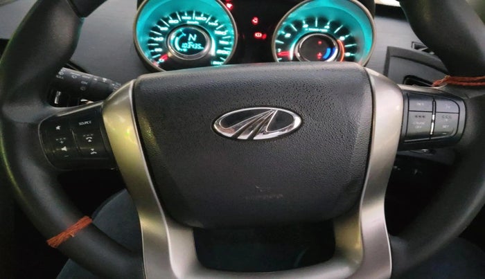 2020 Mahindra XUV500 W7, Diesel, Manual, 1,03,435 km, interior