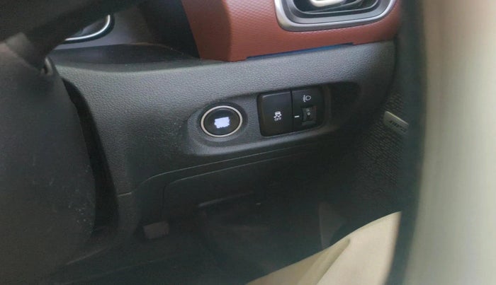 2022 Hyundai ALCAZAR PLATINUM 1.5 MT 7STR, Diesel, Manual, 1,36,401 km, interior