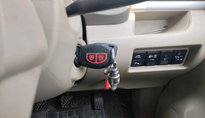 2017 Maruti Ertiga VXI CNG, CNG, Manual, 1,33,017 km, interior