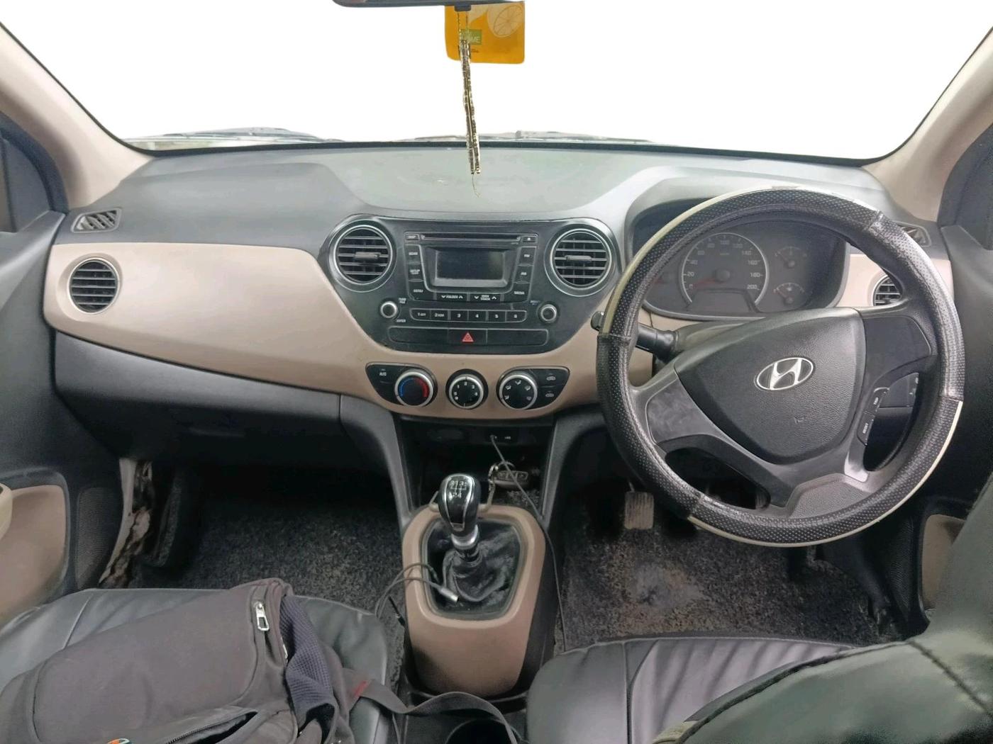 2013 Hyundai Grand i10 SPORTZ 1.1 CRDI, Diesel, Manual, 1,23,468 km, interior