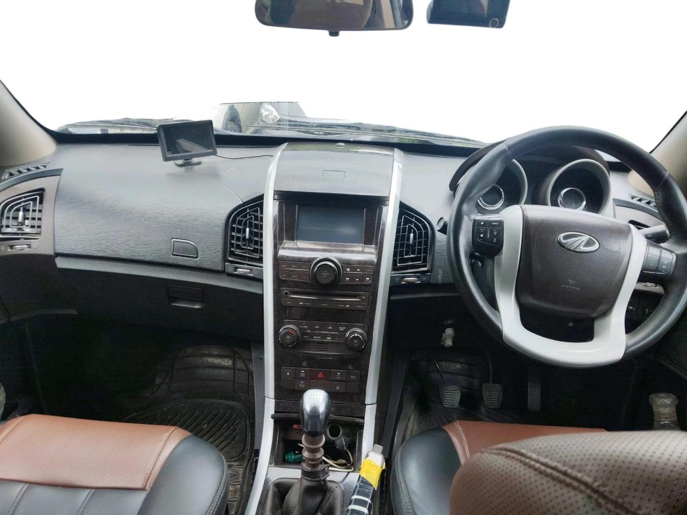 2012 Mahindra XUV500 W8, Diesel, Manual, 2,02,016 km, interior