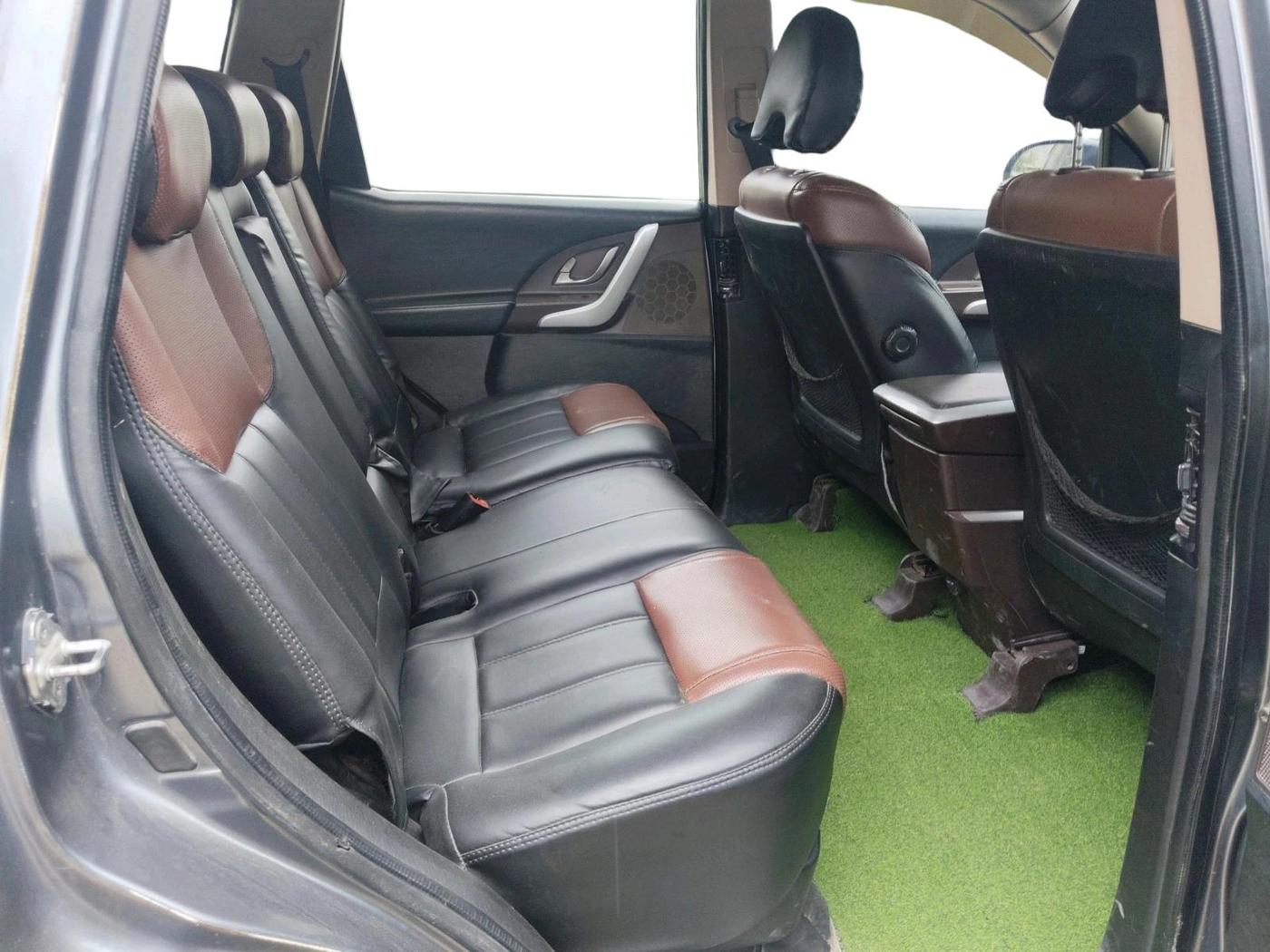 2012 Mahindra XUV500 W8, Diesel, Manual, 2,02,016 km, interior