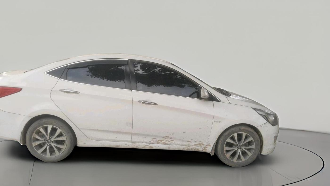 2015 Hyundai Verna FLUIDIC 4S 1.6 VTVT S(O), Petrol, Manual, 84,373 km, exterior
