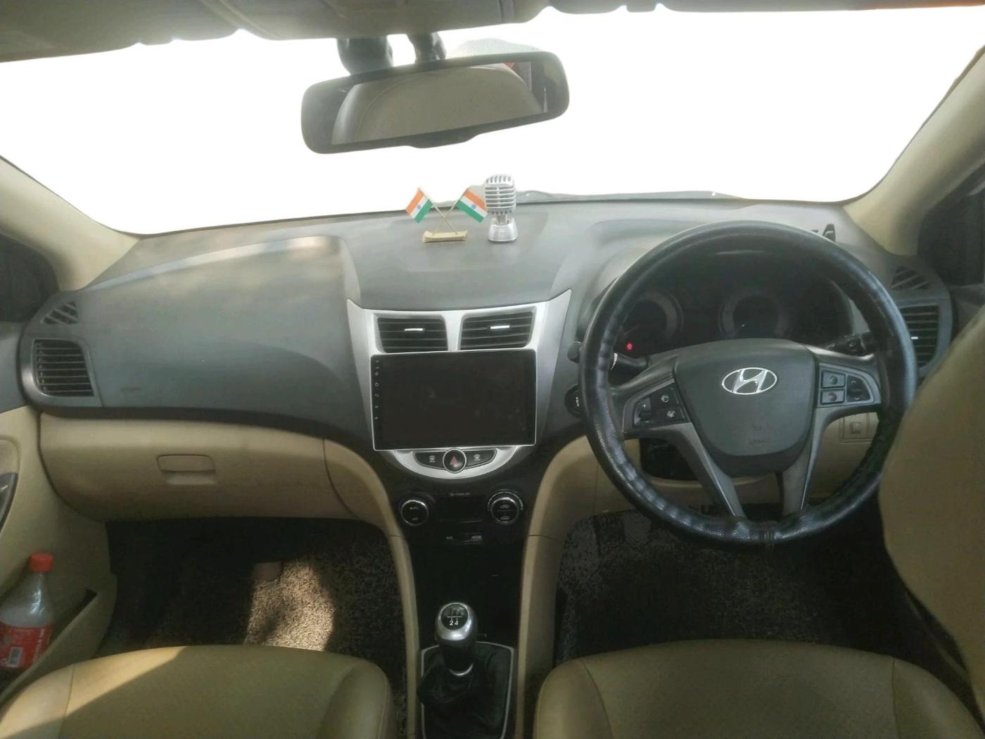 2015 Hyundai Verna FLUIDIC 4S 1.6 VTVT S(O), Petrol, Manual, 84,373 km, interior