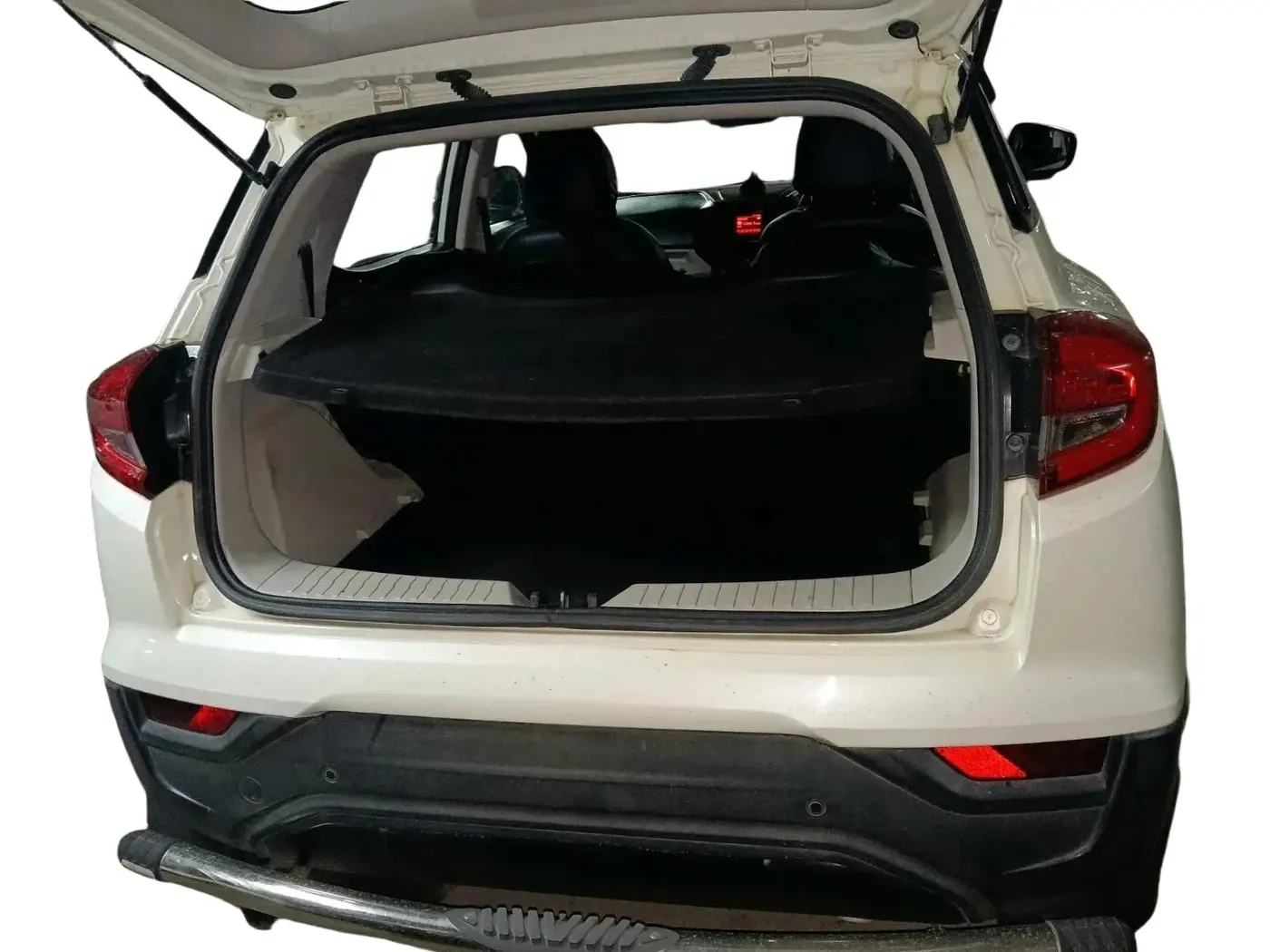 2023 Mahindra XUV300 W6 1.5 Diesel, Diesel, Manual, 38,308 km, exterior