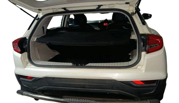 2023 Mahindra XUV300 W6 1.5 Diesel, Diesel, Manual, 38,308 km, exterior