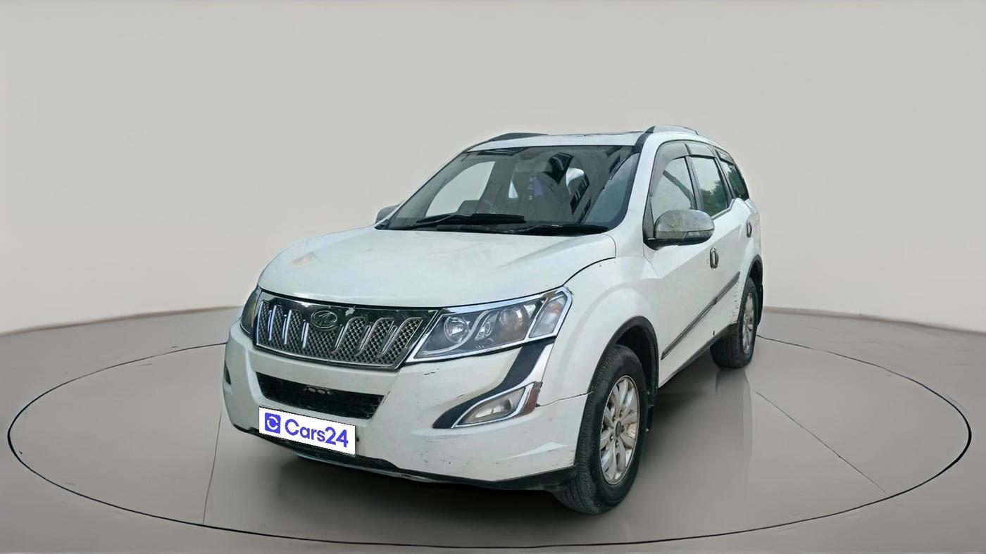 2017 Mahindra XUV500 W10, Diesel, Manual, 1,00,932 km, exterior