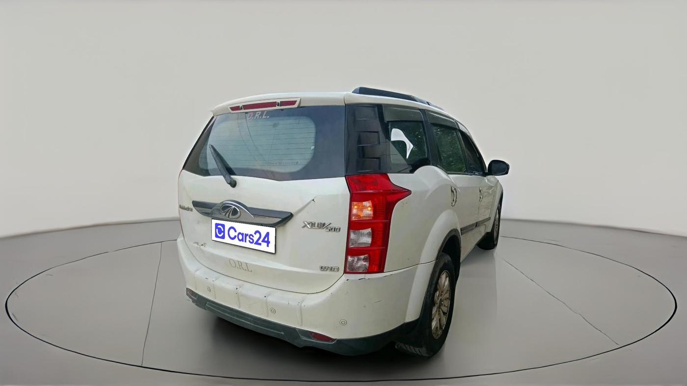 2017 Mahindra XUV500 W10, Diesel, Manual, 1,00,932 km, exterior