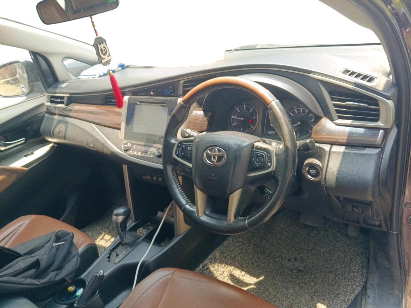 2017 Toyota Innova Crysta 2.8 ZX AT 7 STR, Diesel, Automatic, 1,90,557 km, interior