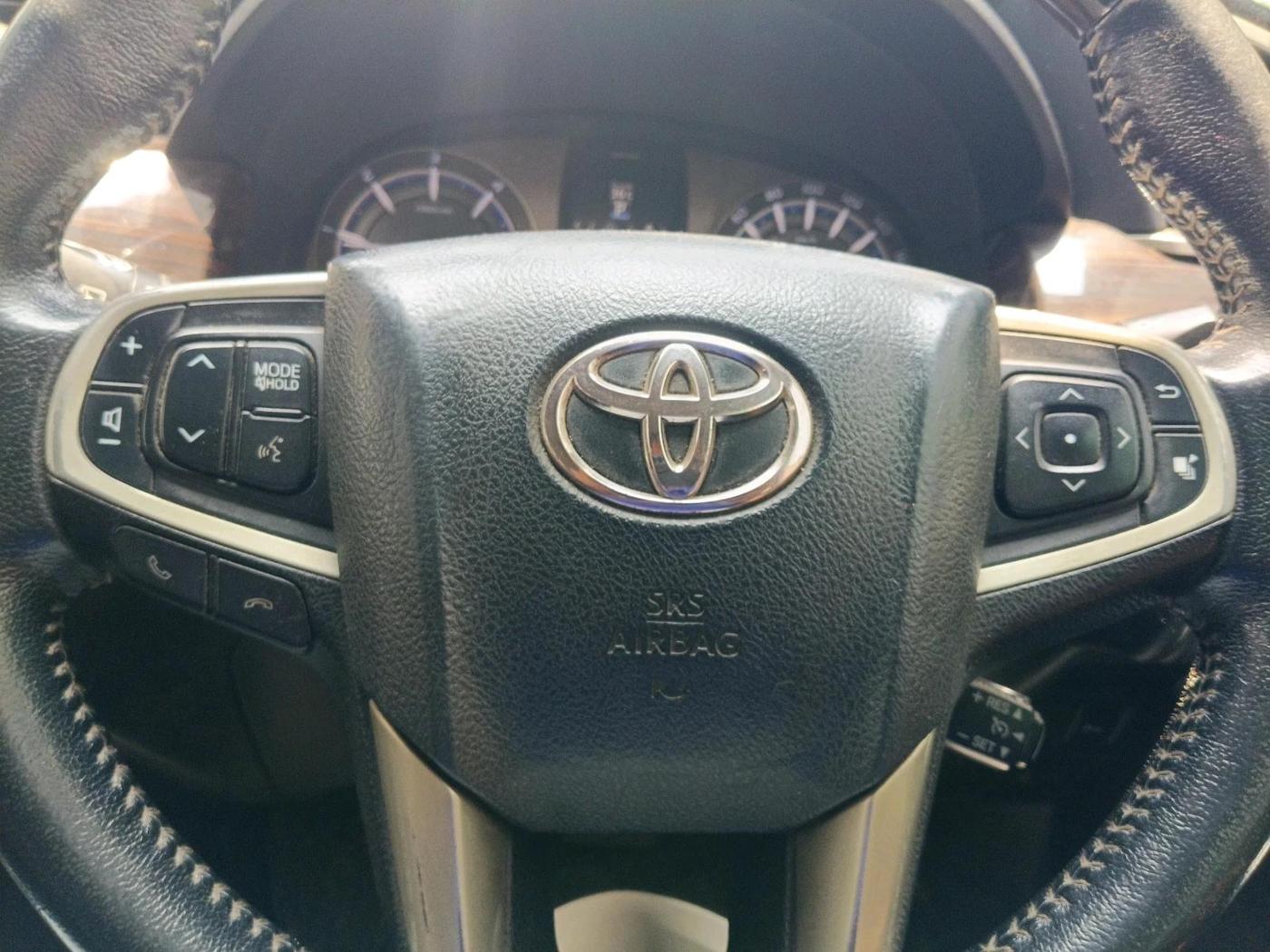 2017 Toyota Innova Crysta 2.8 ZX AT 7 STR, Diesel, Automatic, 1,90,557 km, interior