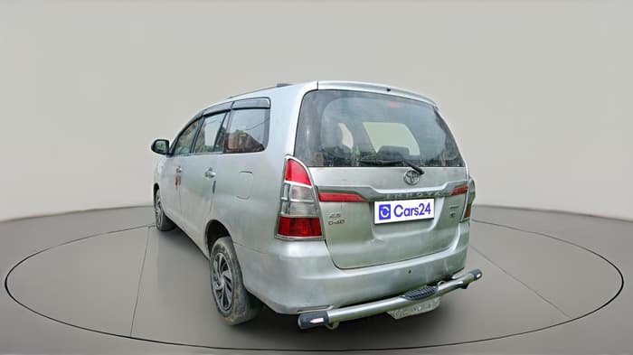 2013 Toyota Innova 2.5 GX 7 STR, Diesel, Manual, 1,11,520 km, exterior