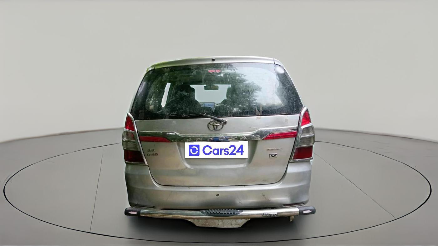 2013 Toyota Innova 2.5 GX 7 STR, Diesel, Manual, 1,11,520 km, exterior