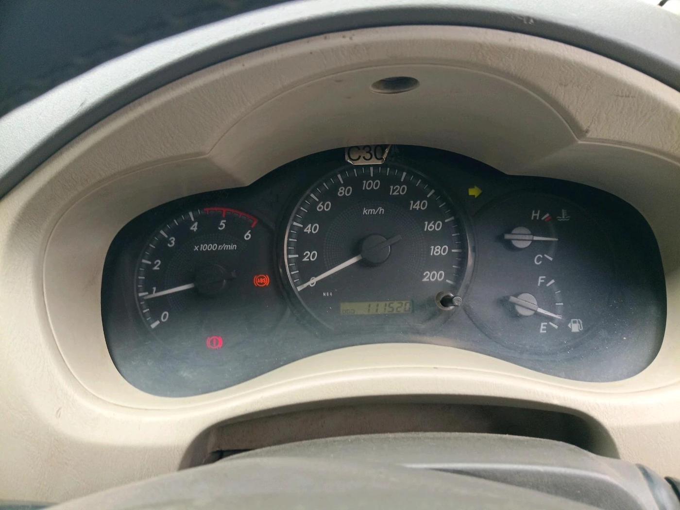2013 Toyota Innova 2.5 GX 7 STR, Diesel, Manual, 1,11,520 km, interior
