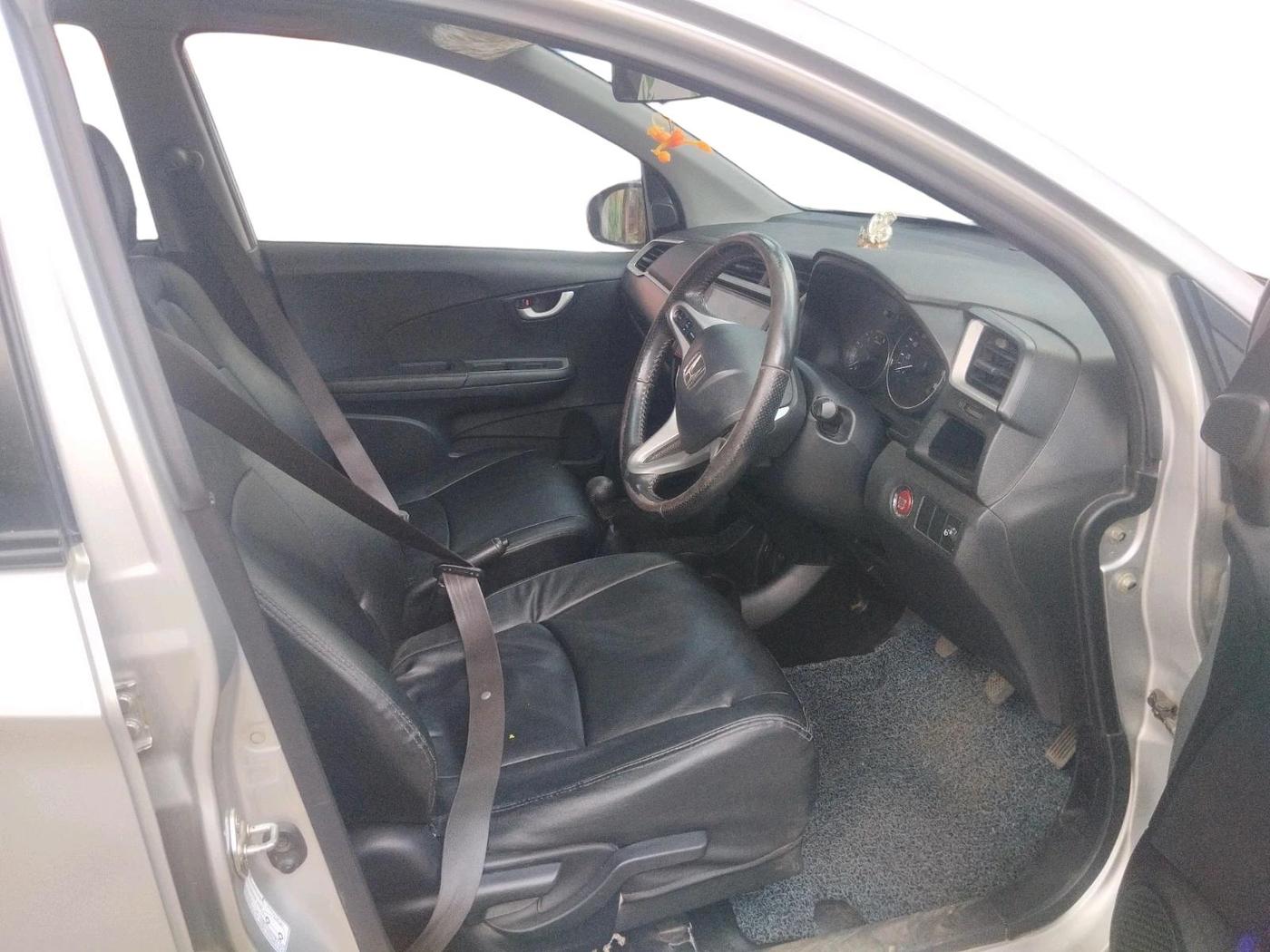2017 Honda BR-V 1.5L I- DTEC VX, Diesel, Manual, 1,19,759 km, interior