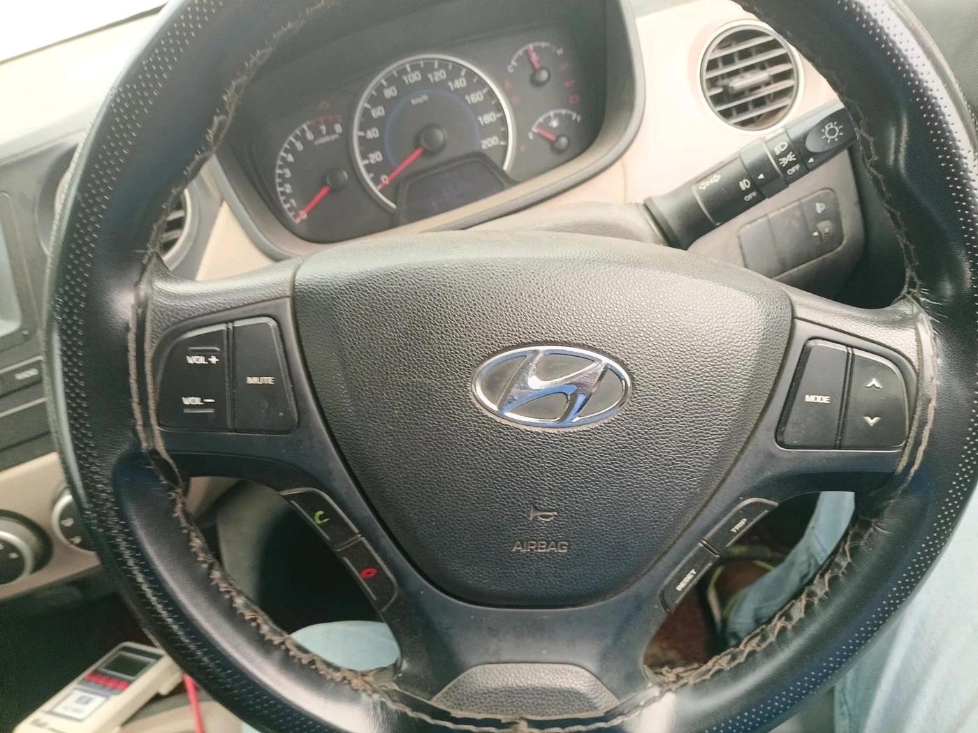 2017 Hyundai Grand i10 SPORTZ 1.2 KAPPA VTVT, Petrol, Manual, 76,772 km, interior