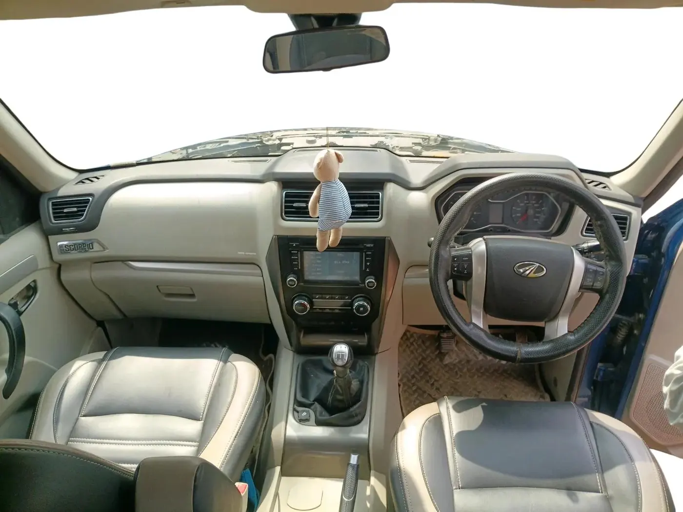 2016 Mahindra Scorpio S10 1.99, Diesel, Manual, 97,772 km, interior