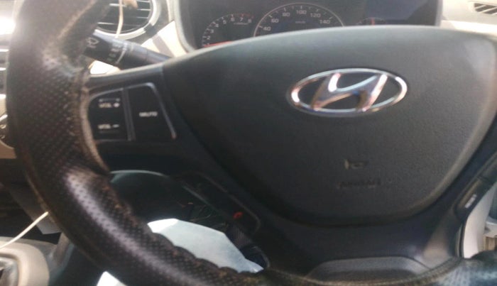 2016 Hyundai Grand i10 SPORTZ 1.2 KAPPA VTVT, Petrol, Manual, 1,08,754 km, interior