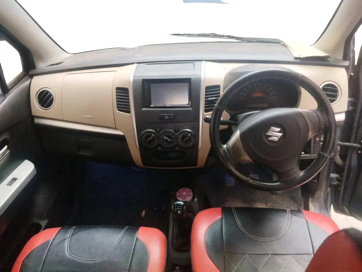 2017 Maruti Wagon R 1.0 LXI CNG, CNG, Manual, 1,80,164 km, interior