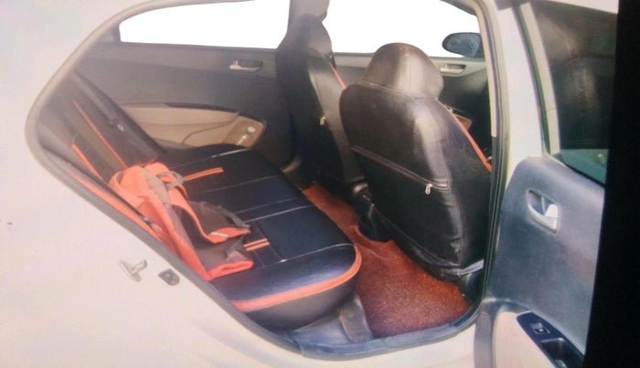 2014 Hyundai Grand i10 SPORTZ 1.1 CRDI, Diesel, Manual, 1,08,381 km, interior