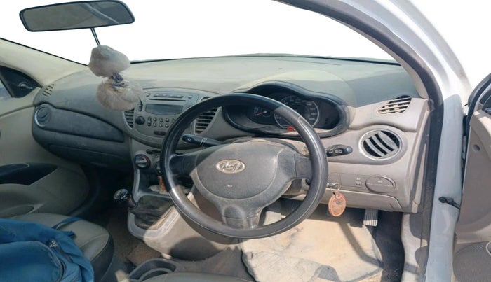 2015 Hyundai i10 SPORTZ 1.1, Petrol, Manual, 26,611 km, interior