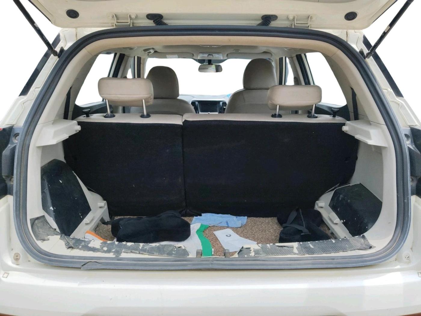 2022 Mahindra XUV300 W8 1.5 DIESEL, Diesel, Manual, 64,764 km, exterior