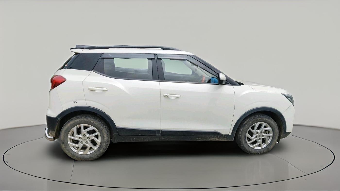 2022 Mahindra XUV300 W8 1.5 DIESEL, Diesel, Manual, 64,764 km, exterior