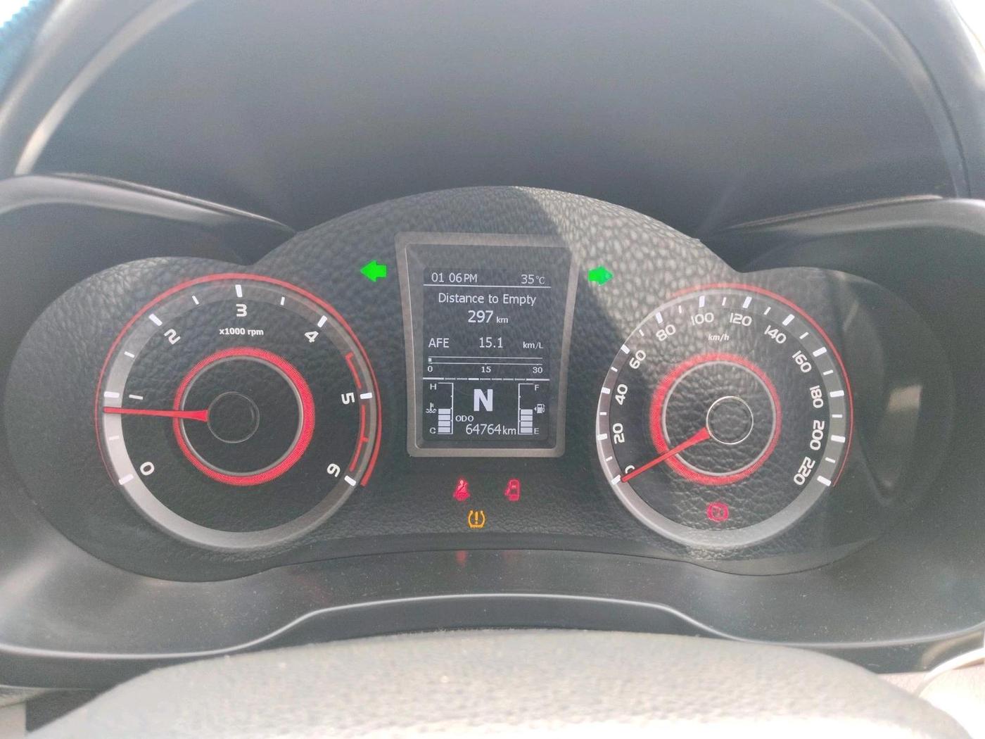 2022 Mahindra XUV300 W8 1.5 DIESEL, Diesel, Manual, 64,764 km, interior