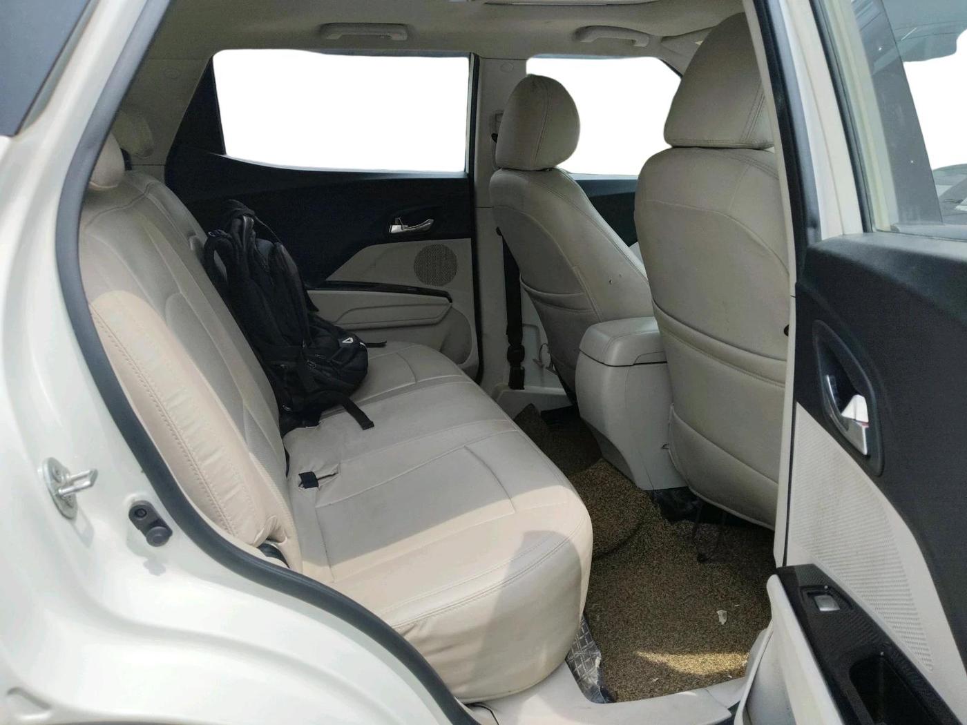 2022 Mahindra XUV300 W8 1.5 DIESEL, Diesel, Manual, 64,764 km, interior