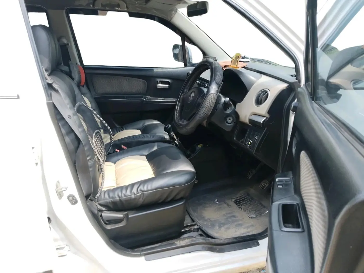2015 Maruti Wagon R 1.0 LXI CNG, CNG, Manual, 75,785 km, interior