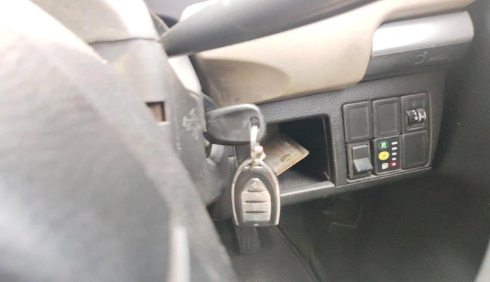 2015 Maruti Wagon R 1.0 LXI CNG, CNG, Manual, 75,785 km, interior