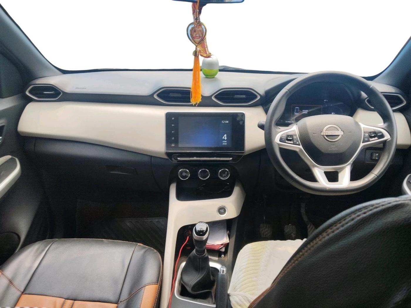 2021 Nissan MAGNITE XV DUAL TONE, CNG, Manual, 34,874 km, interior