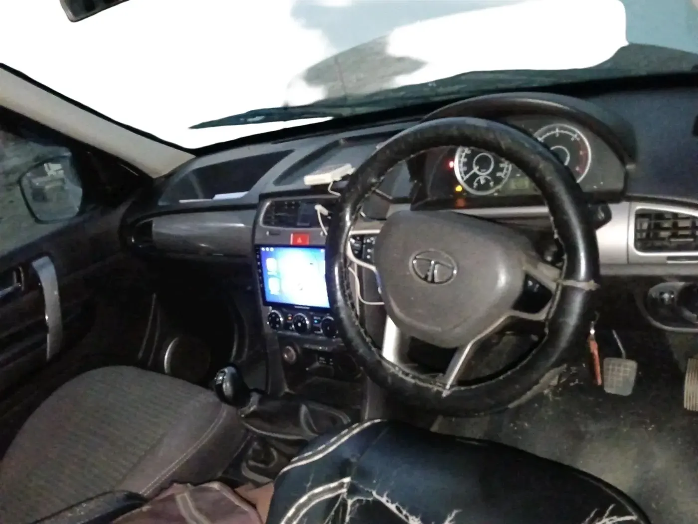 2018 Tata Safari Storme 2.2 EX 4X2, Diesel, Manual, 1,05,791 km, interior