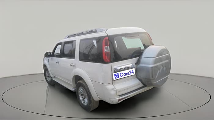 2014 Ford Endeavour 2.5L 4X2 MT, Diesel, Manual, 1,56,793 km, exterior