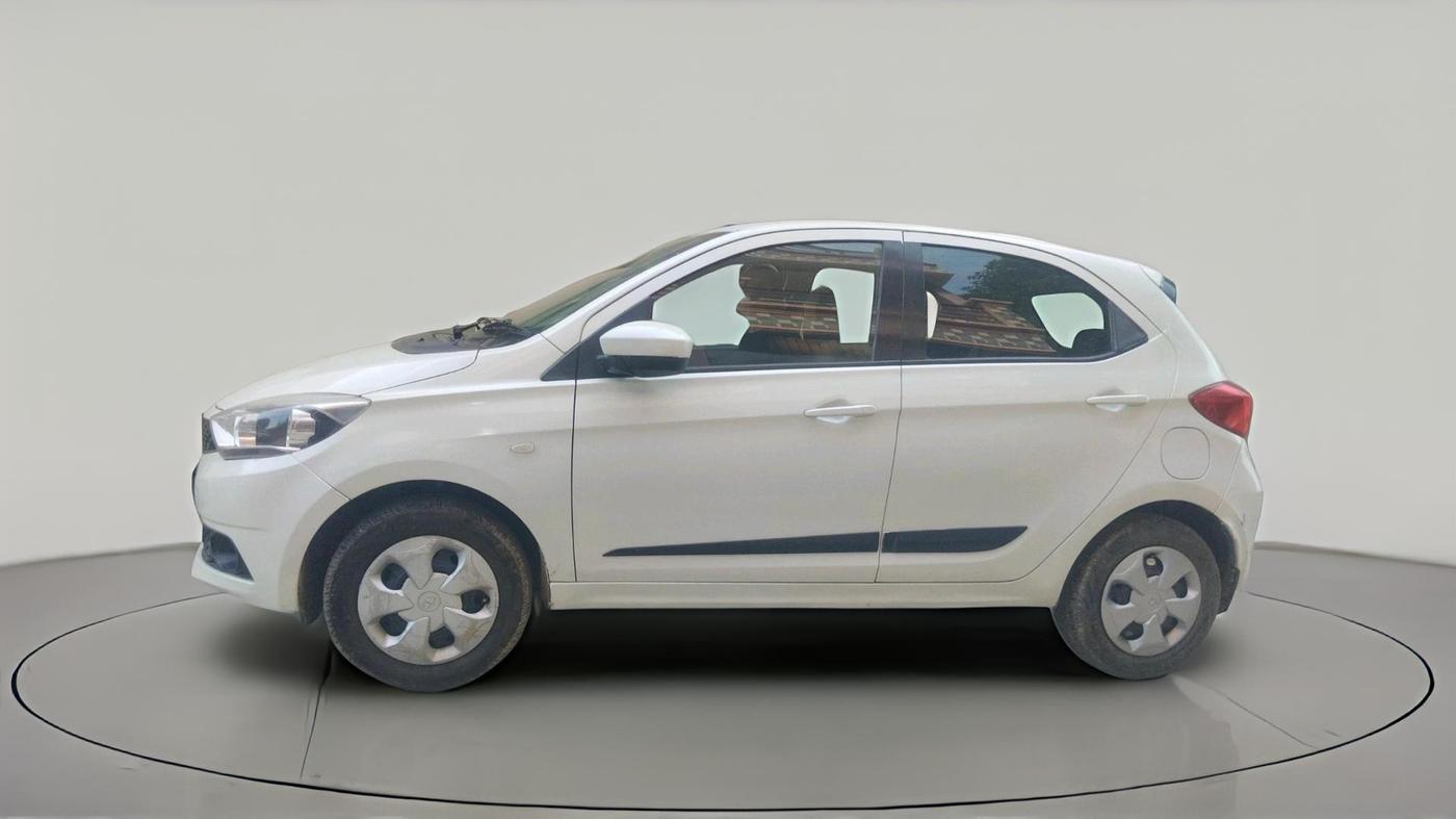 2016 Tata Tiago XT PETROL, Petrol, Manual, 1,05,006 km, exterior